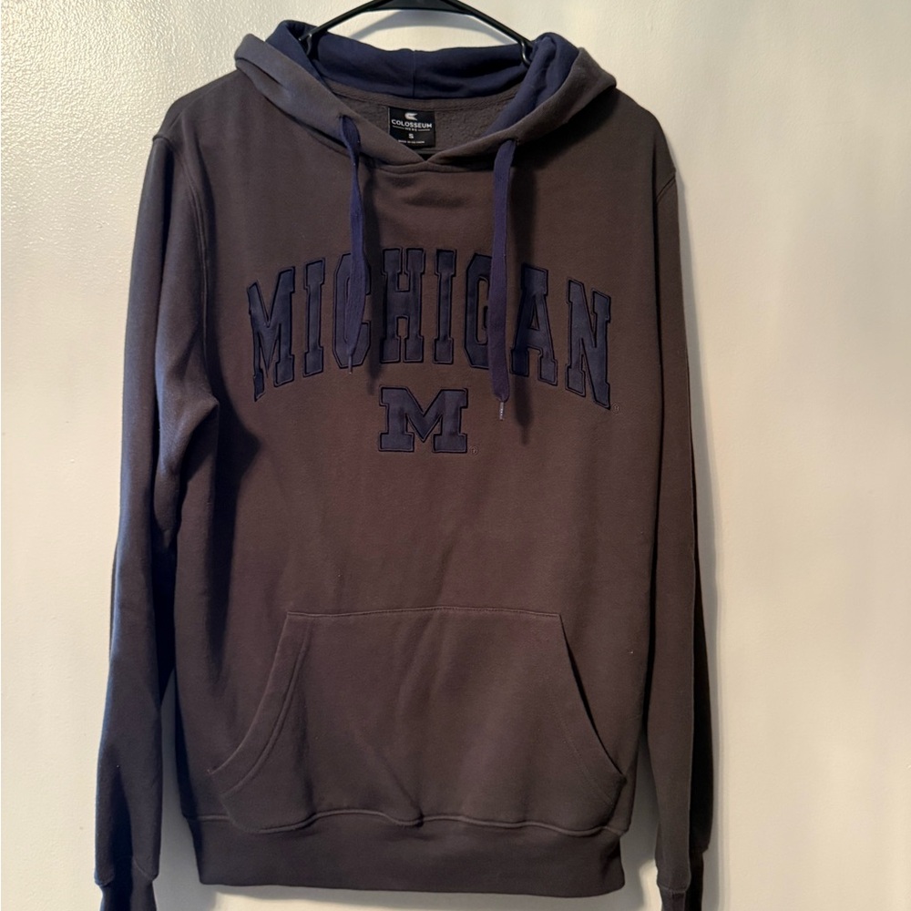 Colosseum Michigan Pullover Hoodie - Dark‎ Navy